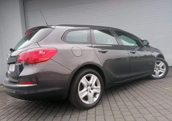 Opel Astra cena 24900 przebieg: 177223, rok produkcji 2014 z Gniezno małe 352